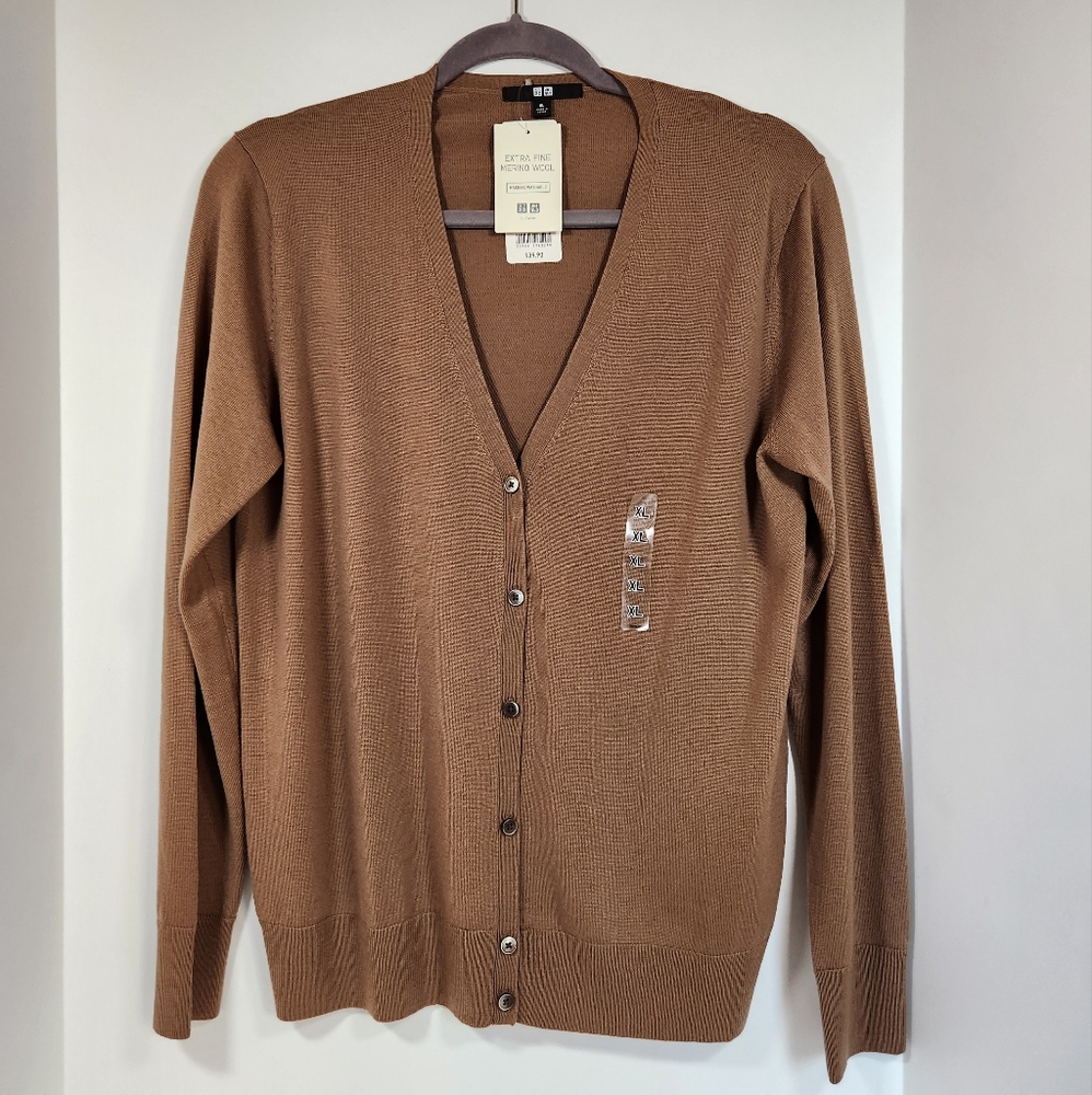 Uniqlo merino machine washable v neck cardigan sweater camel XL